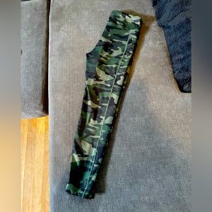 Gapfit camo leggings